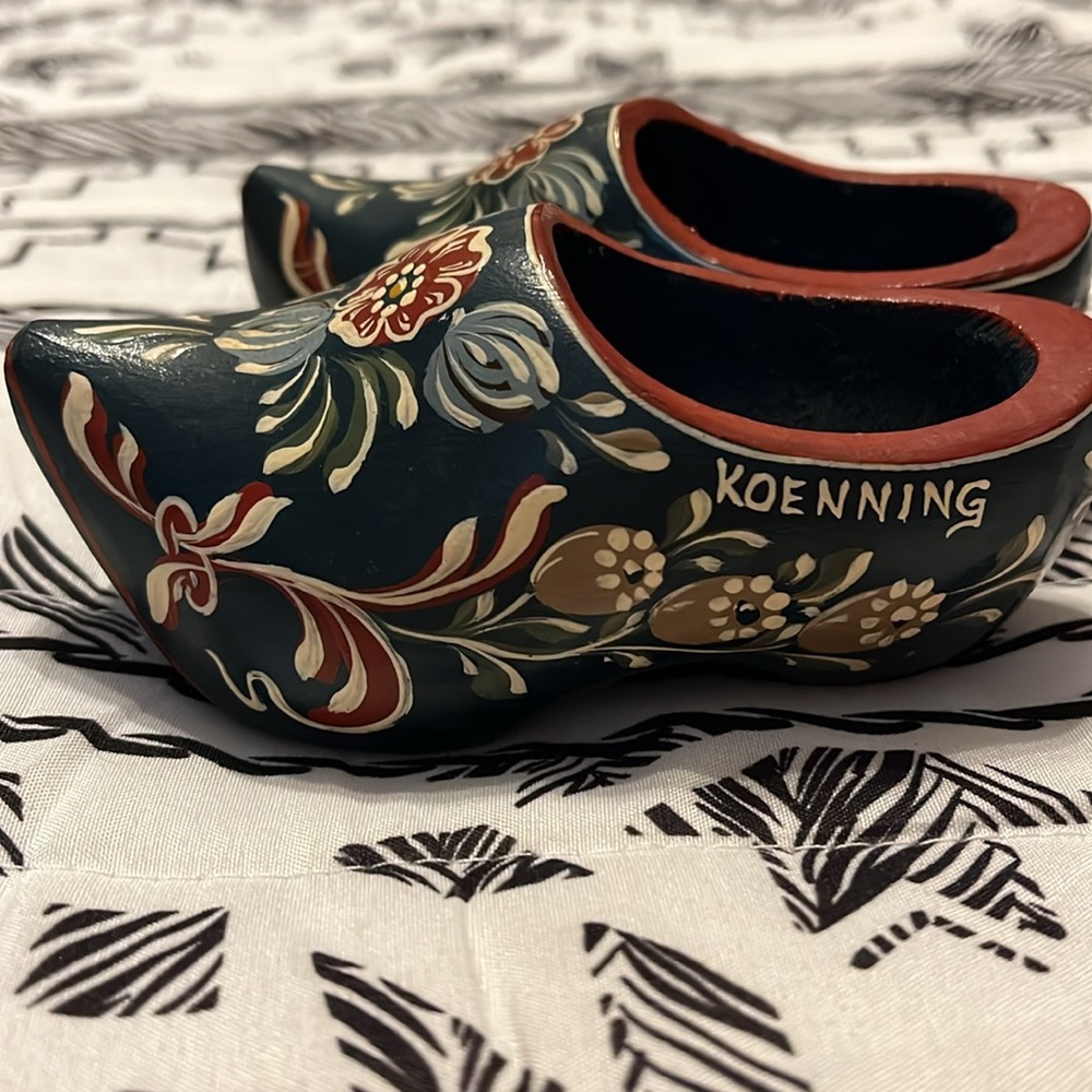 Cute Decorative Painted Wooden Shoes - Picture 8 of 9
